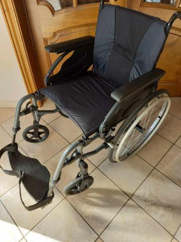 Chaise roulante beschikbaar voor biedingen