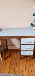 Klein bureau met 3 laden, Huis en Inrichting, Bureaus, Ophalen, Bureau