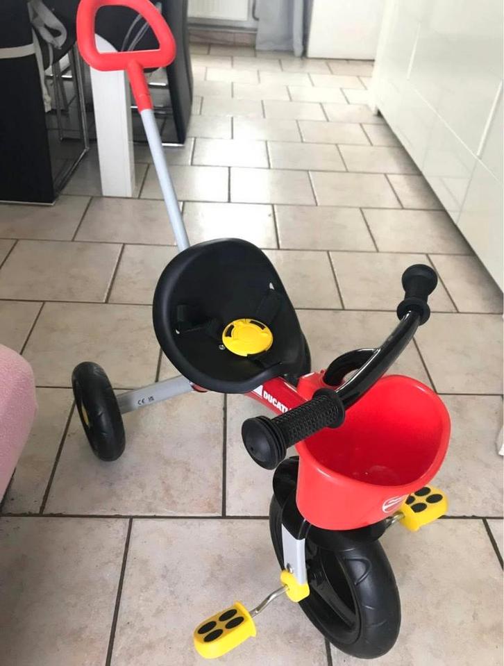 Nieuwe Chicco Ducati 2-in-1 driewieler, Fietsen en Brommers, Fietsen | Driewielers, Nieuw, Duwstang, Ophalen