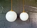 Duo van grote Art Deco-hangers in messing en opaline, Antiek en Kunst, Ophalen of Verzenden