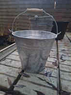 Nieuwe zinken emmer, Ophalen