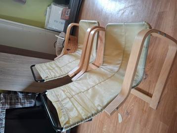 2 Poäng kinderstoelen  beschikbaar voor biedingen