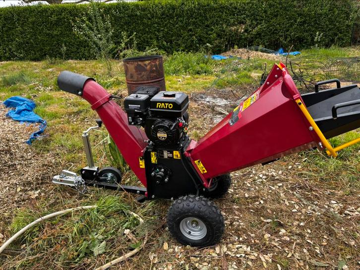 🌳 TE HUUR benzine hakselaar- takken tot 10cm (80€/dag), Tuin en Terras, Hakselaars, Zo goed als nieuw, Benzine, Ophalen