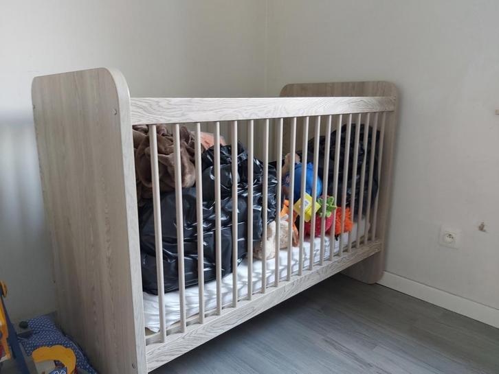 Babybed omvormbaar naar eenpersoons bed., Kinderen en Baby's, Babyparken, Gebruikt, Ophalen