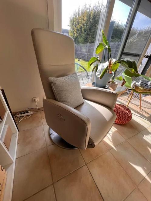 Relaxzetel elektrisch in samoa leder, Huis en Inrichting, Fauteuils, Gebruikt, Leer, Metaal, 50 tot 75 cm, 75 tot 100 cm, Ophalen