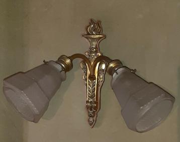 antieke wandlamp beschikbaar voor biedingen