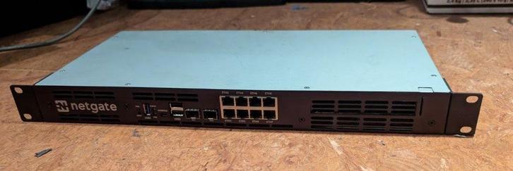Firewall Netgate 7100 (XG-7100-1U), Computers en Software, Netwerk switches, Zo goed als nieuw, Ophalen