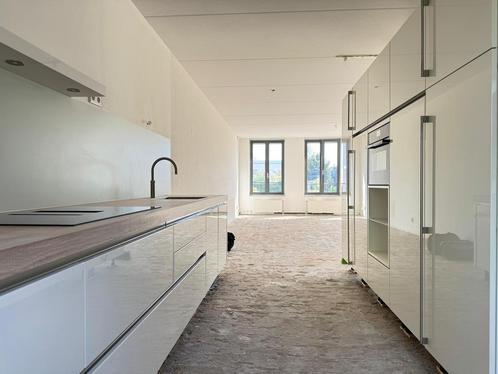 #2 Keuken uitgerust in 2 parallelle delen, Huis en Inrichting, Keuken | Complete keukens, Ophalen