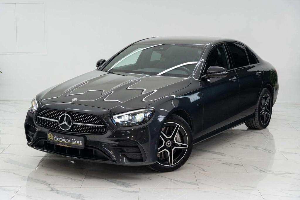 Mercedes-Benz E 300 de AMG line! Burmester, Trekhaak! Widesc, Auto's, Automaat, 4 deurs, Gebruikt, 4 cilinders