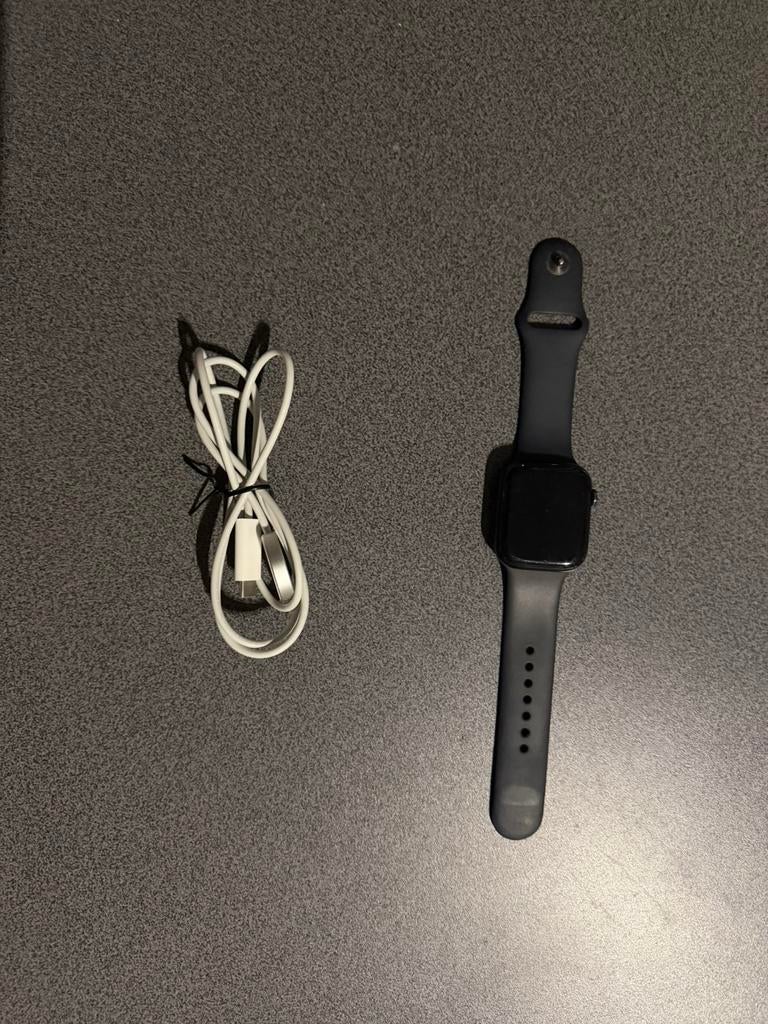 Apple Watch Series 8, 32GB met kabel, Enlèvement ou Envoi, Comme neuf