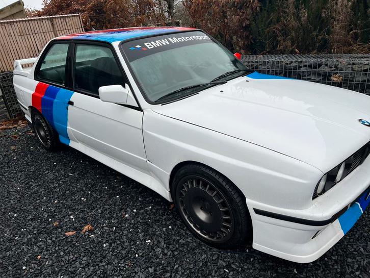 Bmw e30 1986, Autos, BMW, Particulier, Série 3, Essence, Coupé, 2 portes, Boîte manuelle, Blanc, Enlèvement