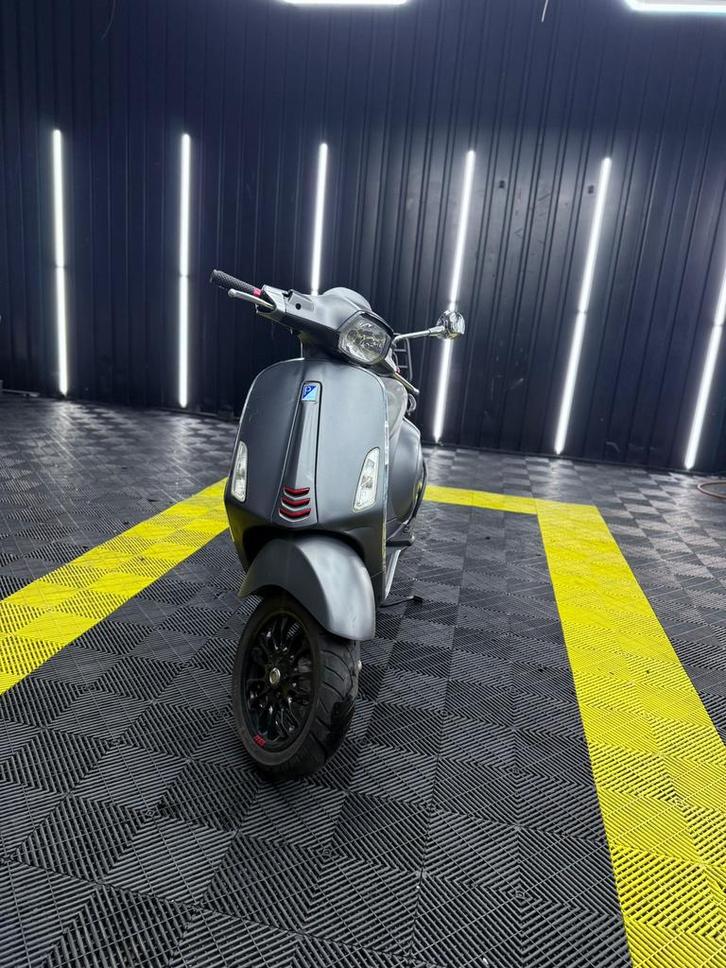 Vespa sprint, Fietsen en Brommers, Scooters | Vespa, Gebruikt, Overige modellen, Klasse A (25 km/u), Benzine, Ophalen