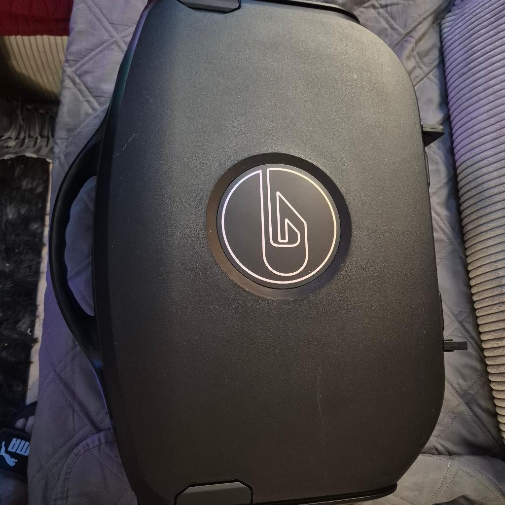 Gaems koffer ingebouwd scherm voor ps en ps4, Ophalen, Zo goed als nieuw, Avontuur en Actie