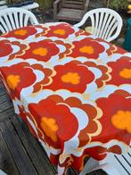 Belle nappe motif vintage 150 x 160 cm BE, Enlèvement ou Envoi