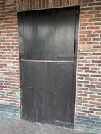 4 Staldeuren, Stalling