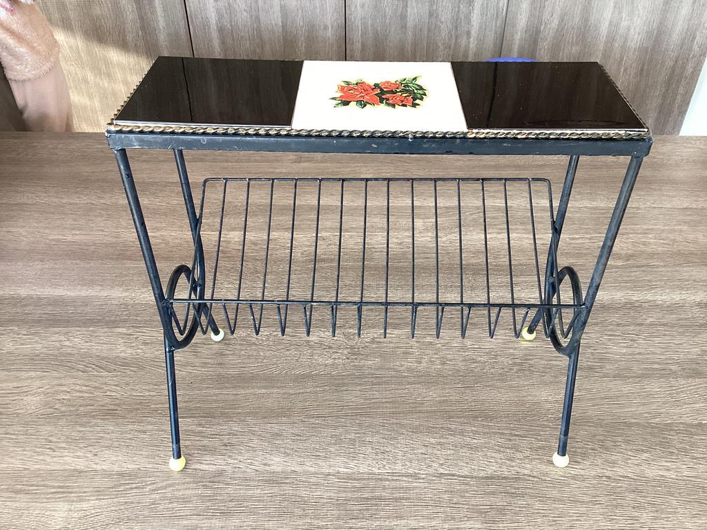 Table métallique rétro avec 3 carreaux, Maison & Meubles, Enlèvement, Utilisé, Rectangulaire, Autres matériaux