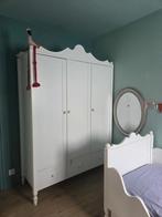 Kast bopita belle, Enlèvement, Armoire