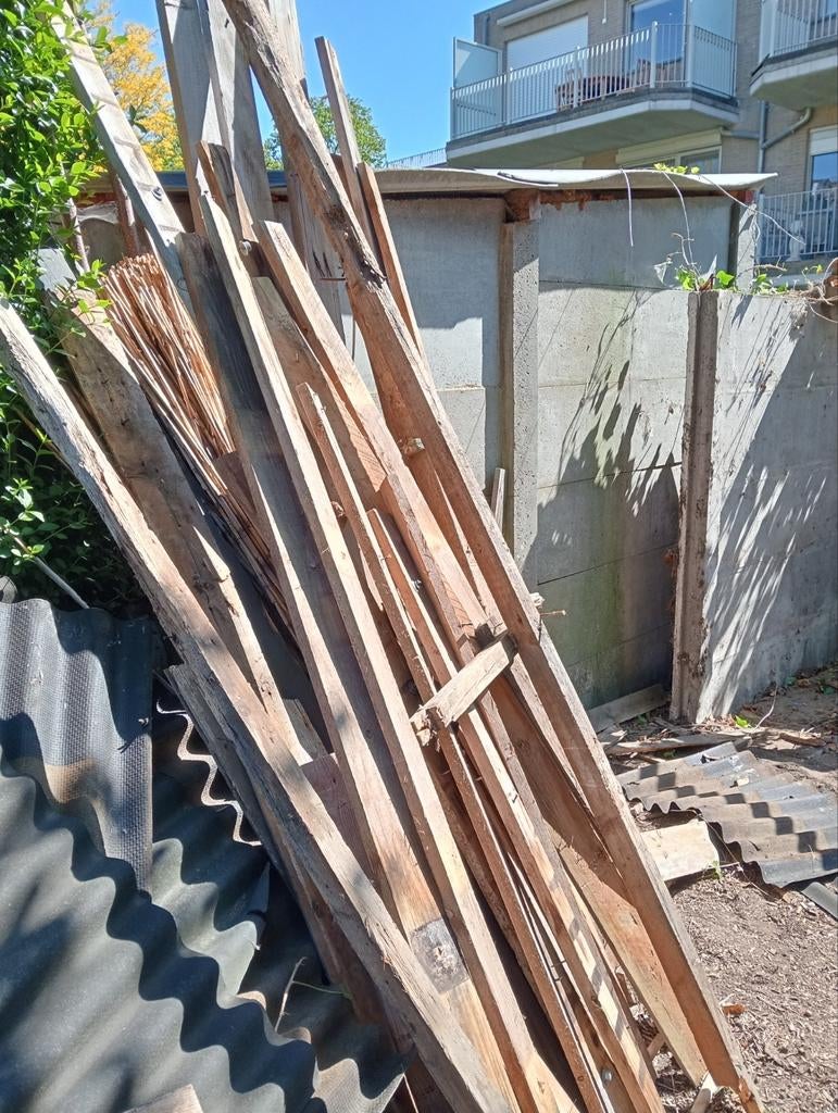 Gratis gedroogd brandhout ASAP af te halen aub, Ophalen