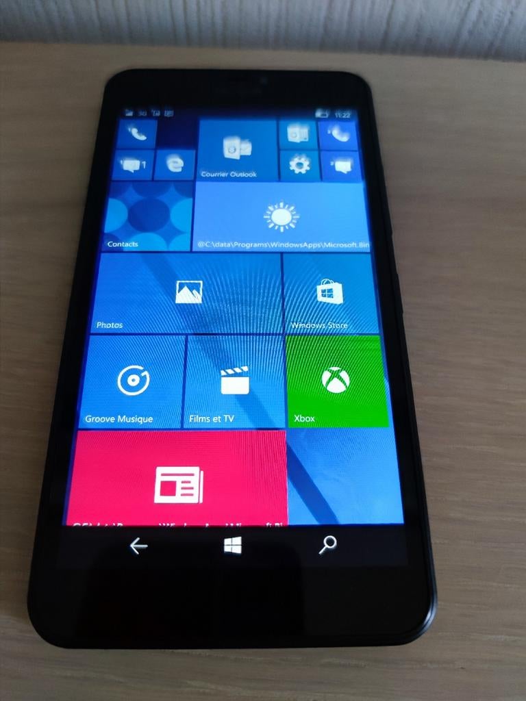 Smartphone Nokia Windows phone Lumia, Avec simlock (verrouillage SIM), Autres modèles, 10 mégapixels ou plus, Comme neuf