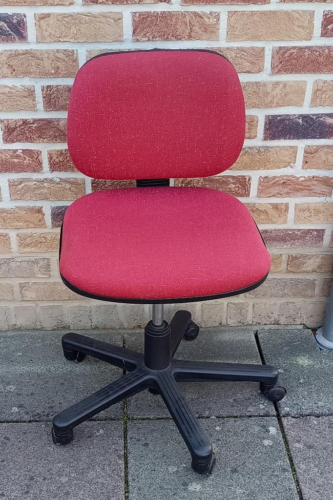 Chaise de bureau sur roulettes en tissu rouge, Enlèvement, Utilisé, Rouge, Chaise de bureau