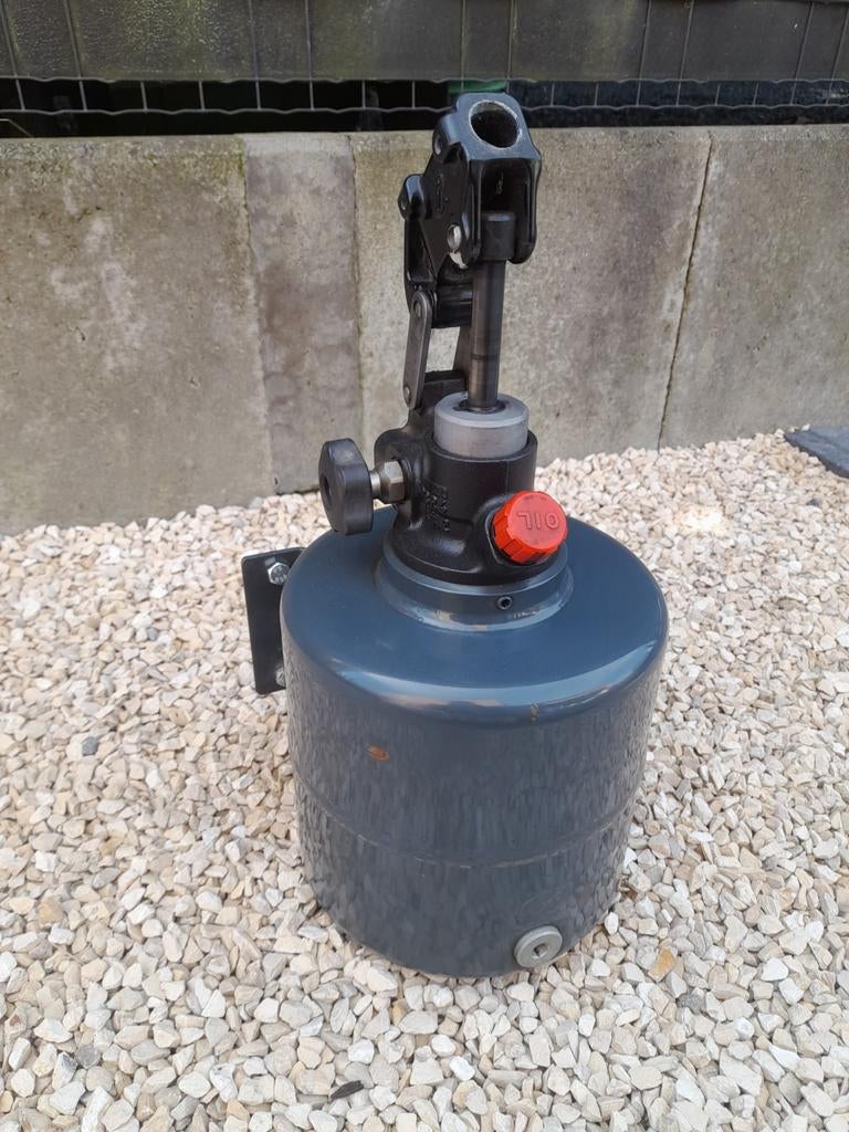 Remorque à pompe manuelle à benne basculante jusqu'à 3500 kg, Enlèvement