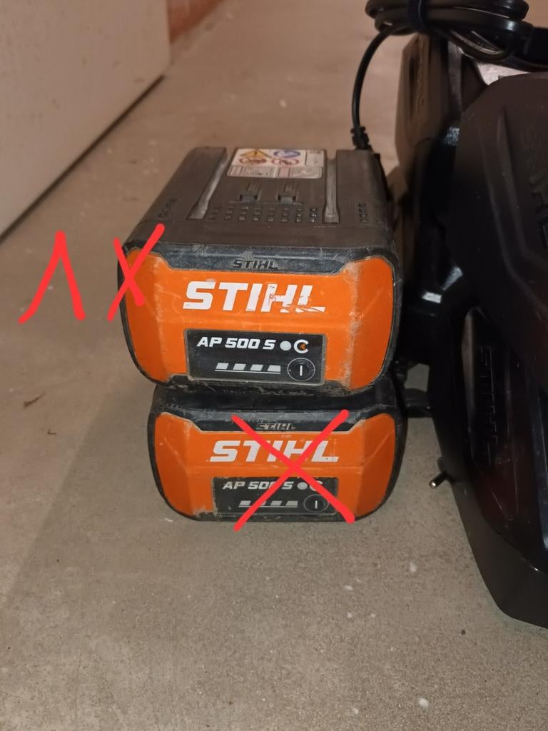 Batteries Stihl AP 300S et AP500S + chargeur AL101
