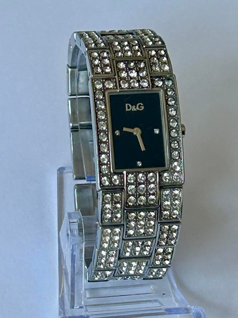 Montre dolce et Gabbana femme avec strass, Bijoux, Sacs & Beauté, Montres | Femmes, Montre-bracelet, Enlèvement ou Envoi, Acier