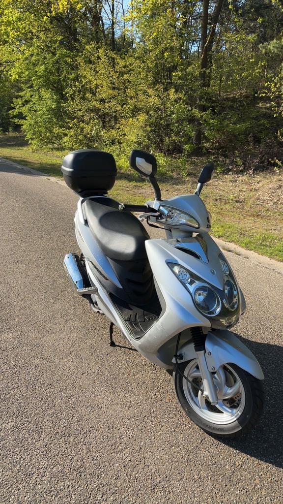 Sym 125cc, Vélos & Vélomoteurs, Scooters | Peugeot, Enlèvement, Comme neuf