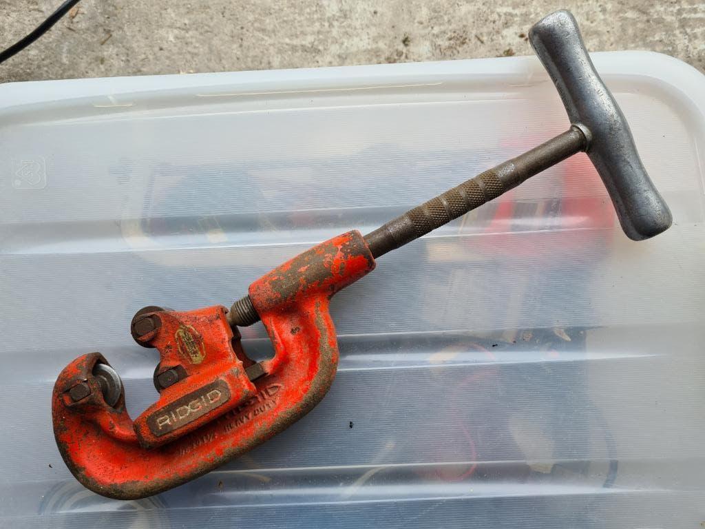 Grote buizensnijder Ridgid, Ophalen, Gebruikt