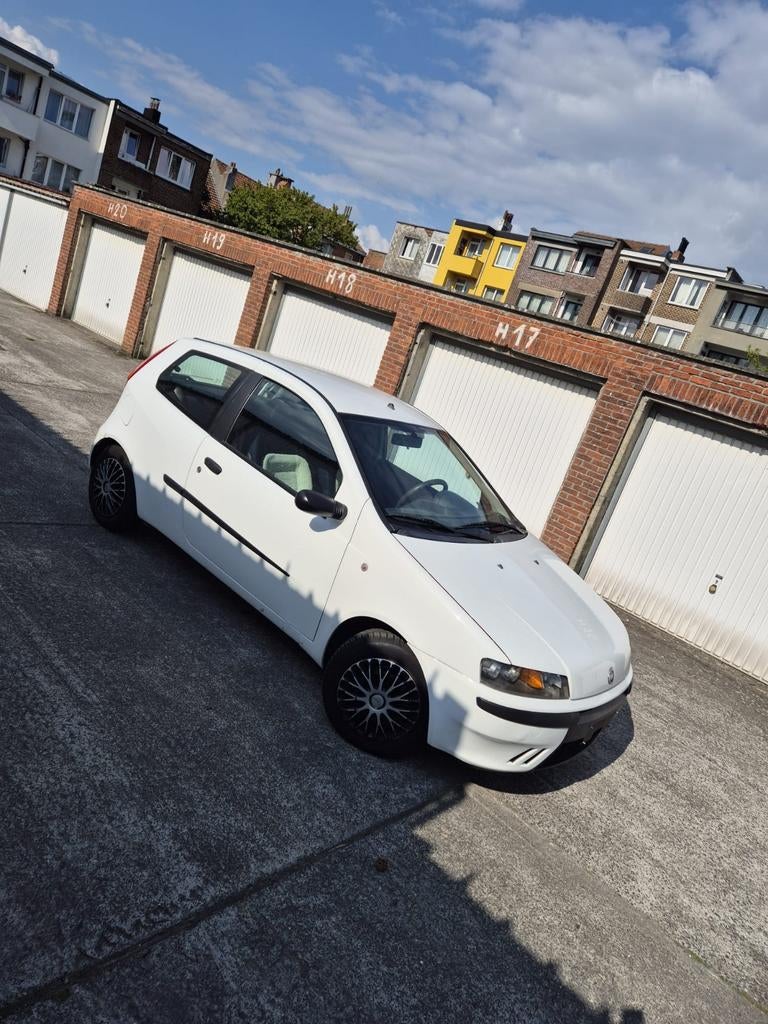 Fiat Punto essence 116.000km état neuf roule très bien, Autos, Fiat, 1242 cm³, Achat, Boîte manuelle, 44 kW