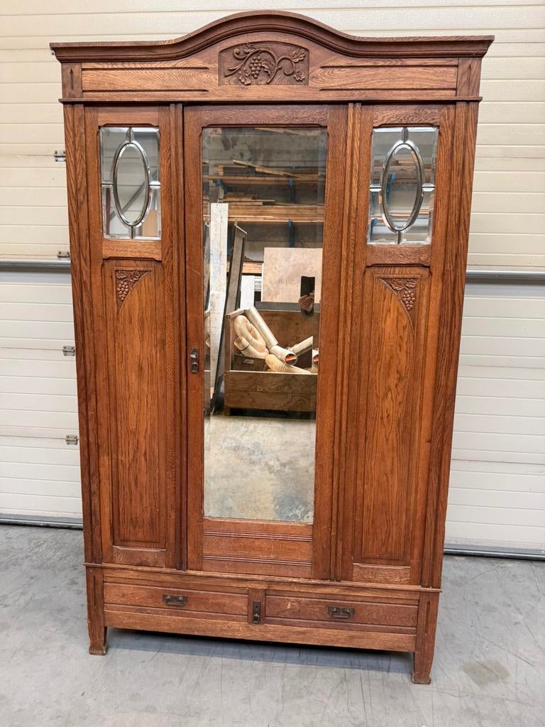 Oude eiken linnenkast., Antiek en Kunst, Antiek | Meubels | Kasten, Ophalen