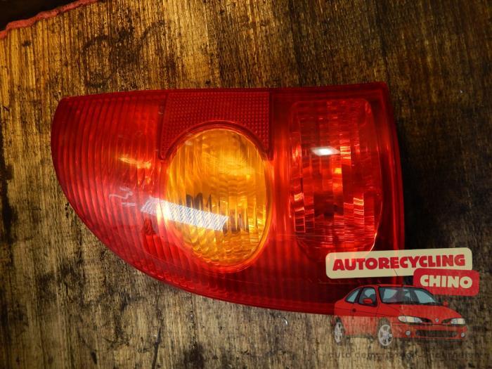 Feu arrière gauche d'un Renault Megane Break, Renault, -, 3 mois de garantie, Utilisé