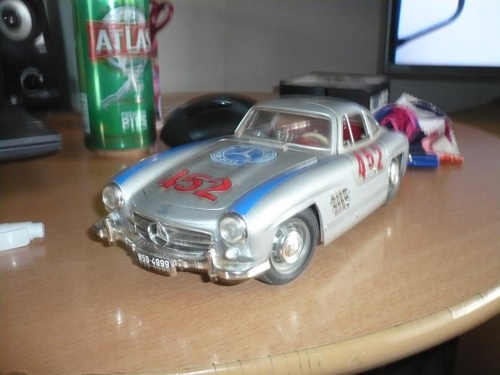 burago 1:18 mercedes 300SL, Hobby en Vrije tijd, Ophalen of Verzenden, Zo goed als nieuw, Auto, Burago