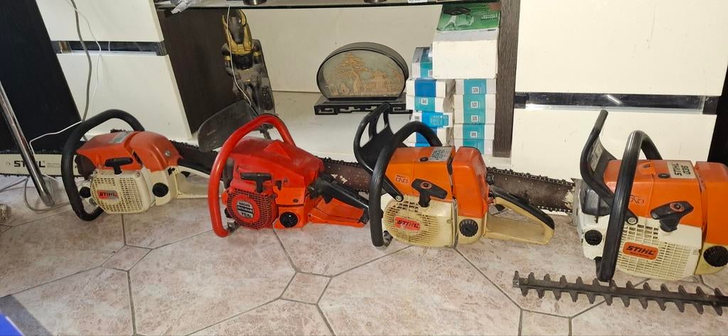 4 kettingzagen, de partijen of de stukken (zie beschrijving), Ophalen