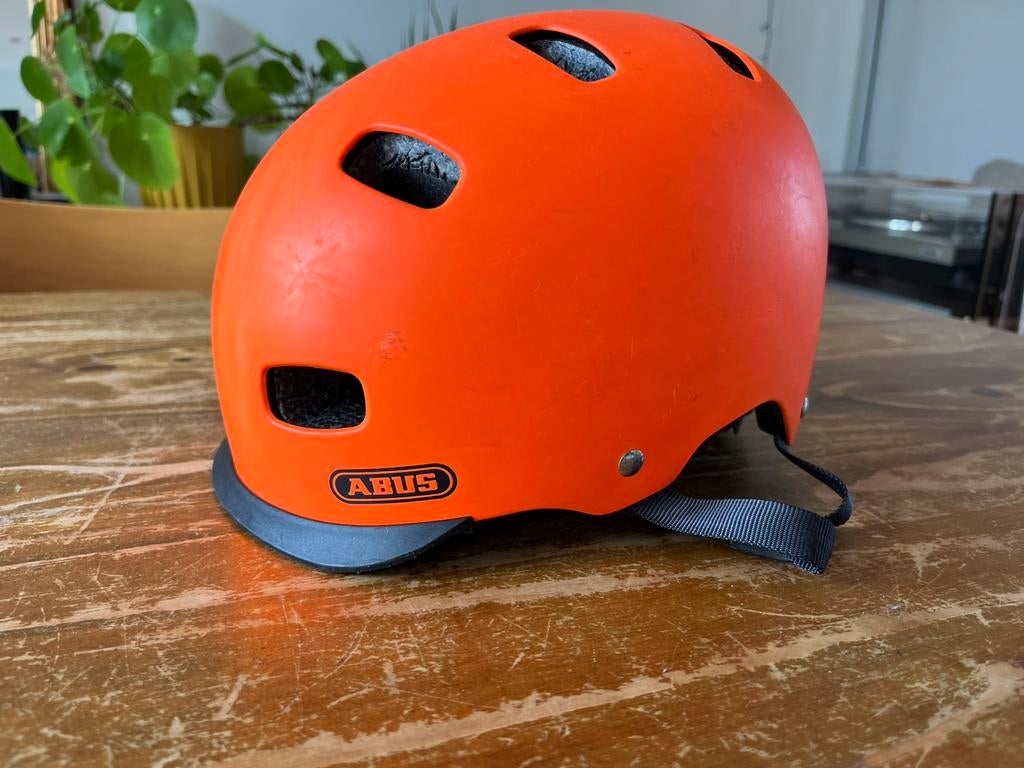 Casque ABUS enfant, Vélos & Vélomoteurs, Accessoires vélo | Casques de vélo, Enlèvement, Utilisé, S, Garçon ou Fille