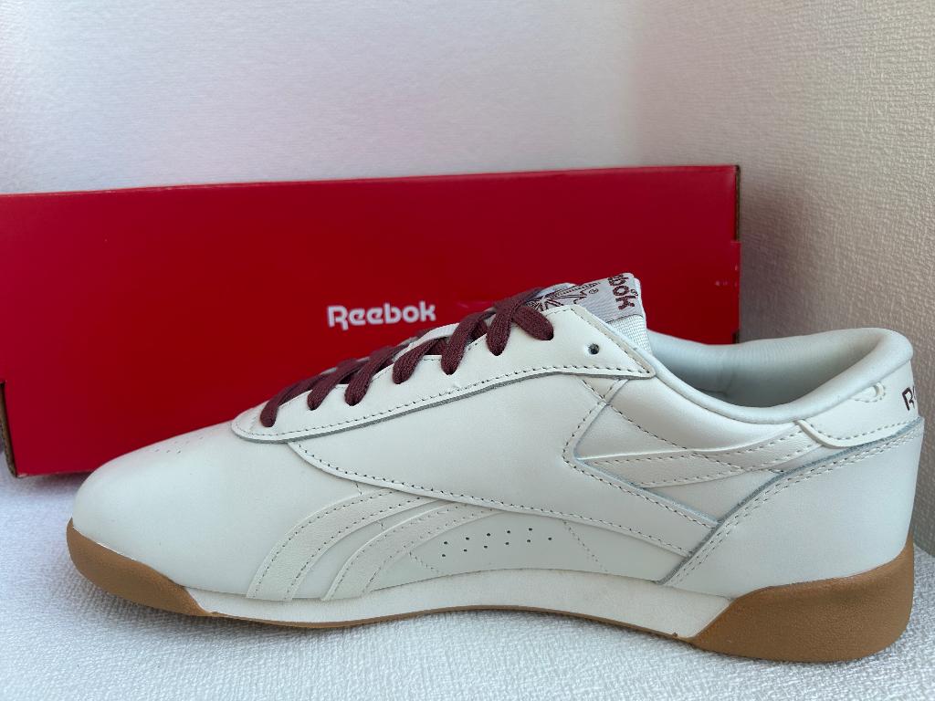 Nieuwe Reebok F/S LO maat 42 met doos, Wit, Nieuw, Ophalen of Verzenden, Reebok
