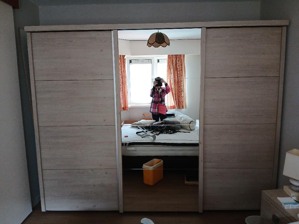 VENDUE Belle garde-robe du magasin Moens, Avec tablette(s), 200 cm ou plus, Comme neuf, Enlèvement