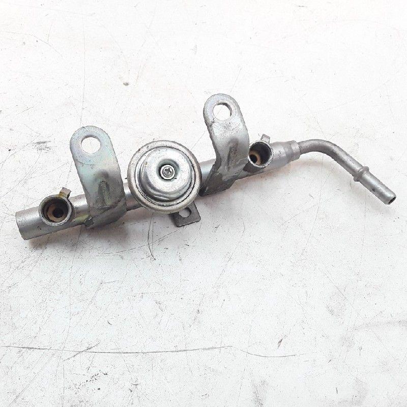 RAMPE D'INJECTION Toyota GT 86 (ZN) (01-2012/-), Utilisé, Toyota