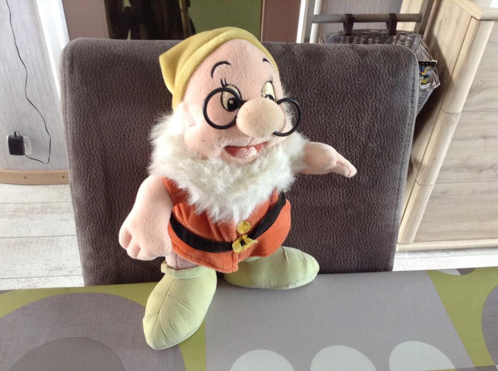 Personnage en peluche Disney Blanche-Neige Doc (30 cm), Enlèvement ou Envoi, Utilisé, Autres types