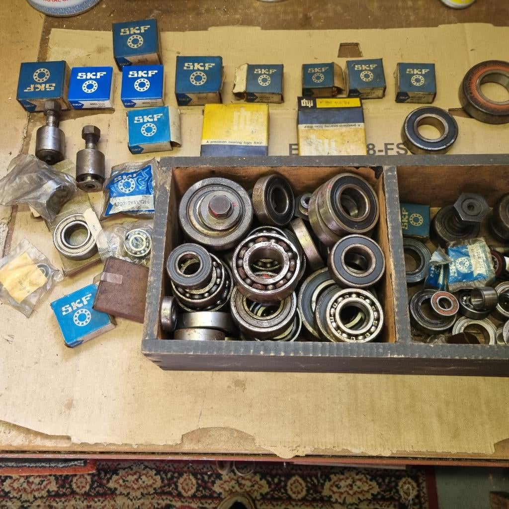 Pièces de tournage - chargeurs à billes - roulements, Bricolage & Construction, Tours, Enlèvement, Utilisé, Élément