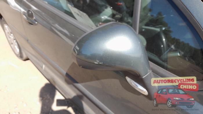 Buitenspiegel rechts van een Peugeot 207, Auto-onderdelen, Spiegels, Peugeot, Gebruikt, 3 maanden garantie, Ophalen of Verzenden