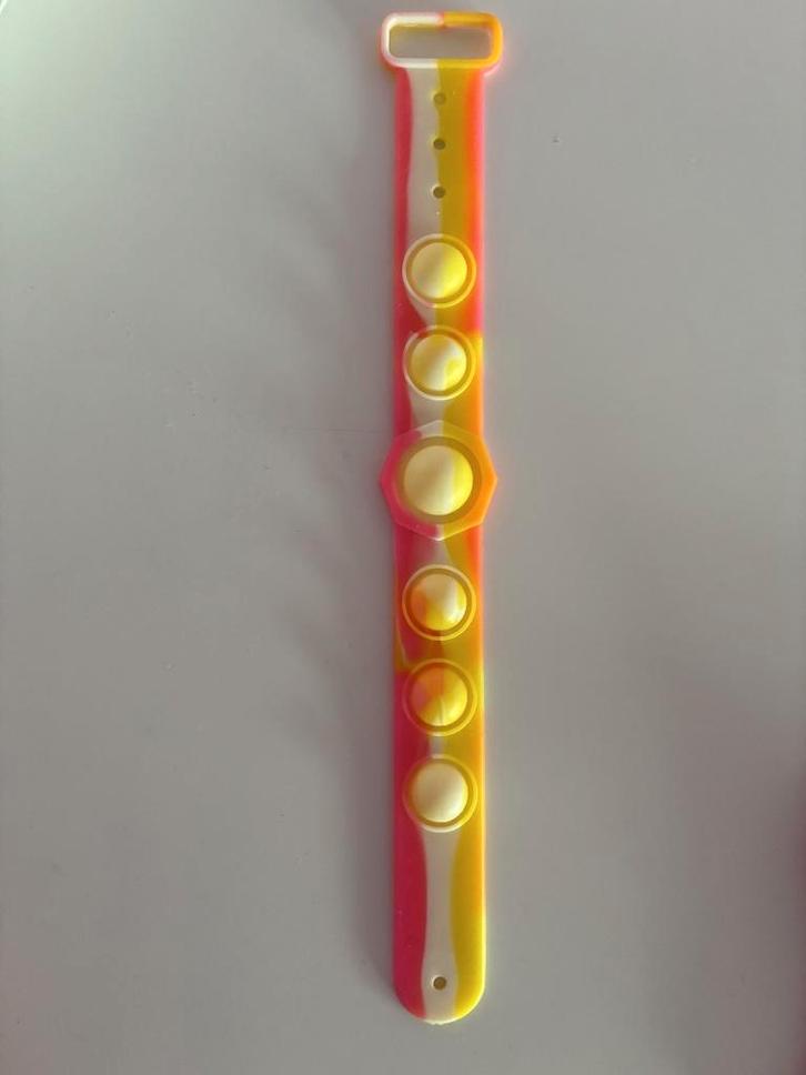 Bracelet Fidget Toys, en parfait état !, Enfants & Bébés, Jouets | Autre, Comme neuf, Fille, Enlèvement ou Envoi