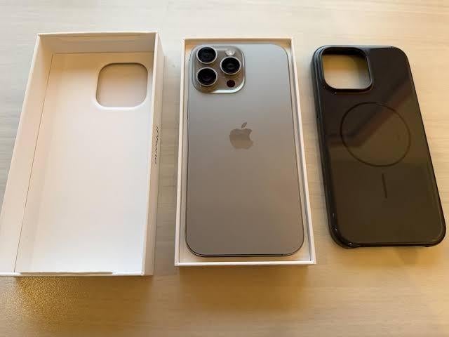 Iphone 15 Pro Max en parfait état de fonctionnement, Télécoms, Téléphonie mobile | Housses, Coques & Façades | Apple iPhone, IPhone 15