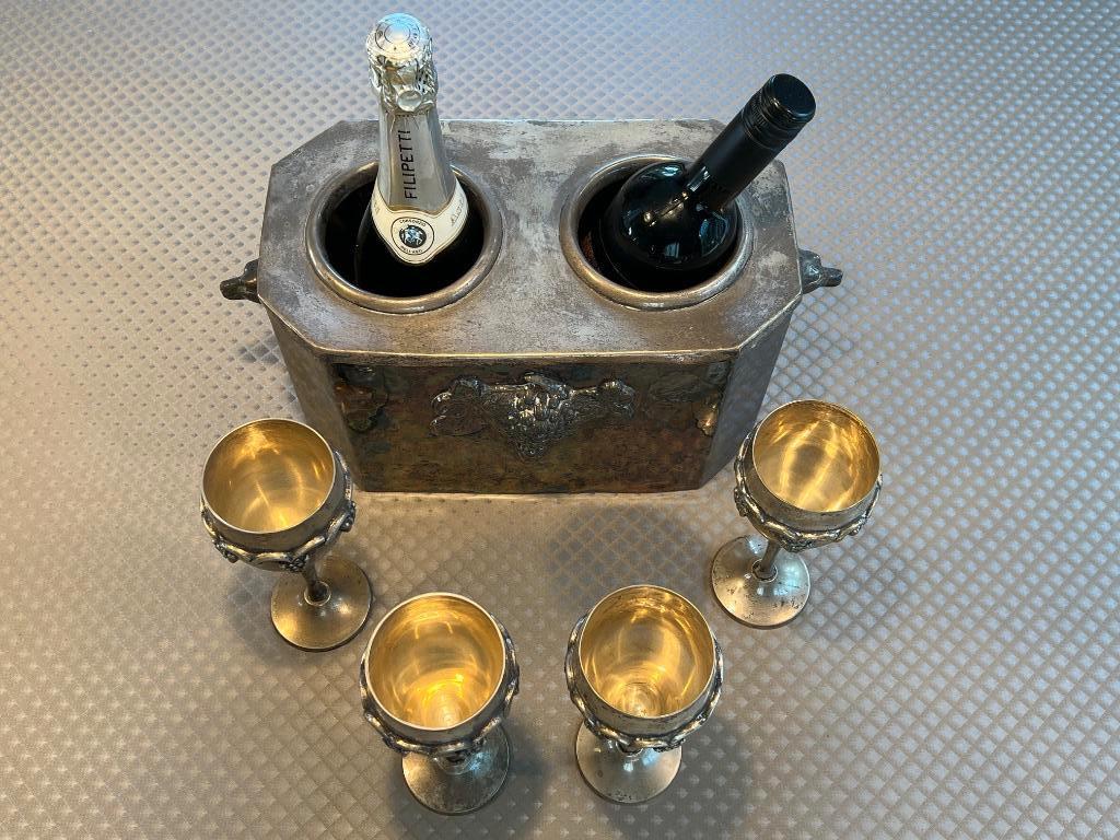 verzilverde wijnkelken met koelvat, Ophalen, Zilver