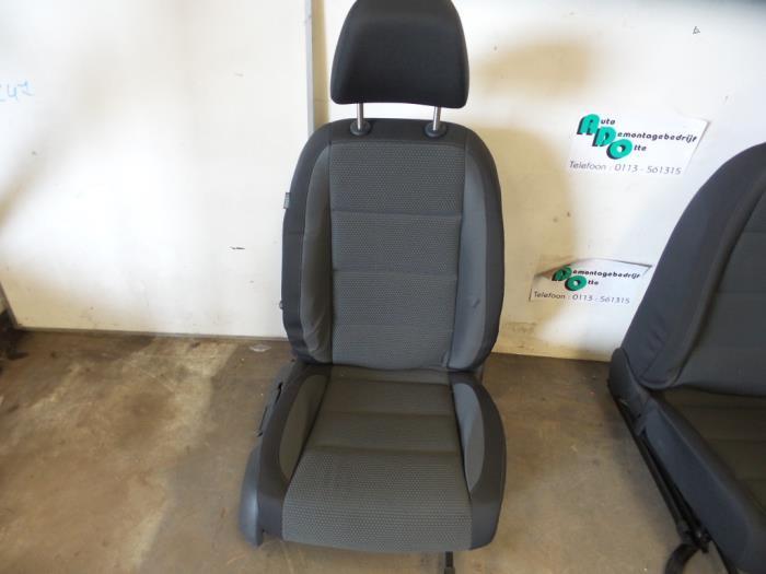Stoel rechts van een Volkswagen Golf (Golf 09-), Auto-onderdelen, Interieur en Bekleding, Volkswagen, Gebruikt, 3 maanden garantie