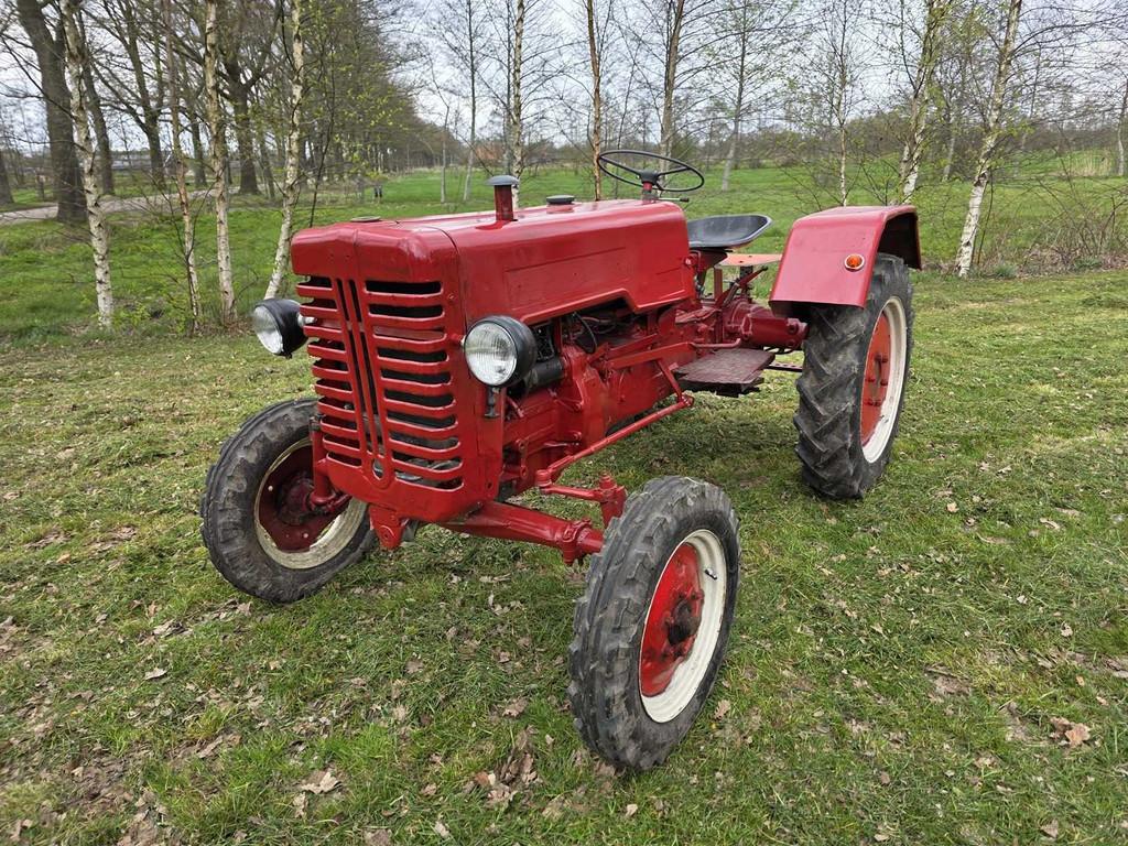 1959 McCormick D124 Oldtimer tractor, Zakelijke goederen, Oldtimer, McCormick