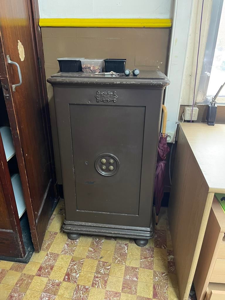 Coffre-fort antique, Maison & Meubles, Enlèvement ou Envoi, Comme neuf, Coffre-fort