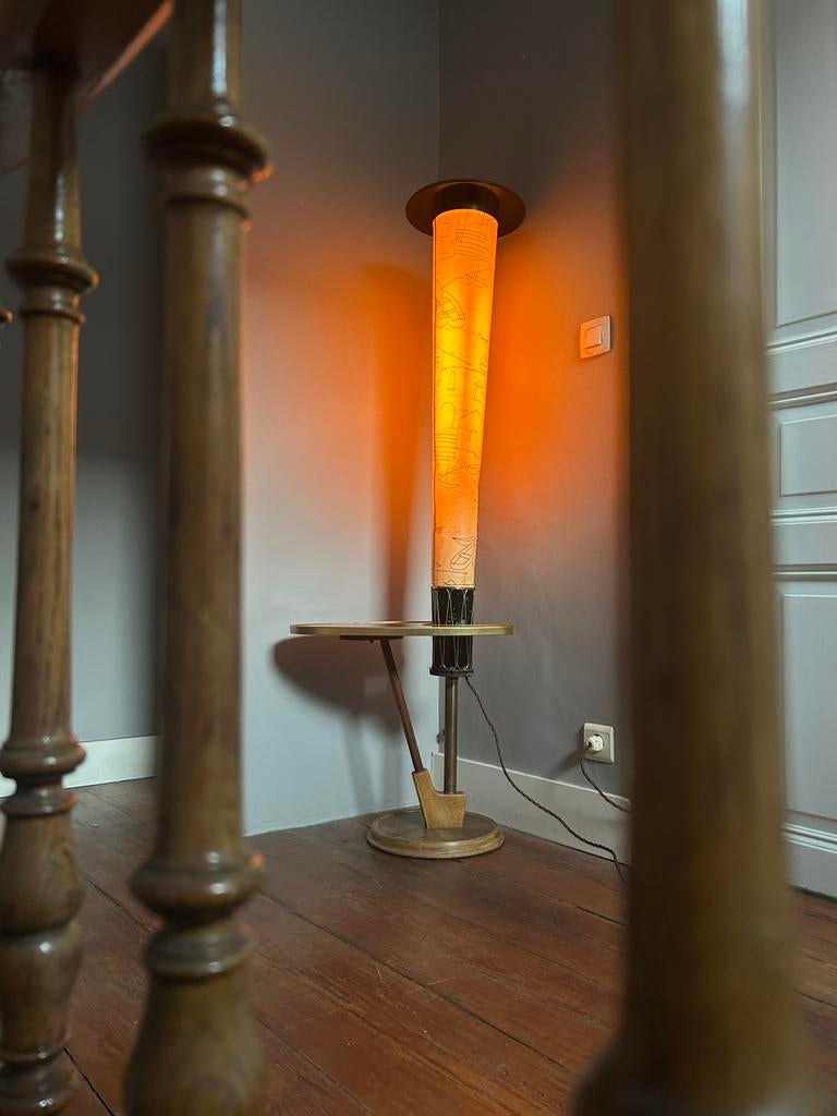 Rare lampadaire du milieu du siècle avec table d'appoint ‘60, Maison & Meubles, Lampes | Lampadaires, Mid-Century, Enlèvement