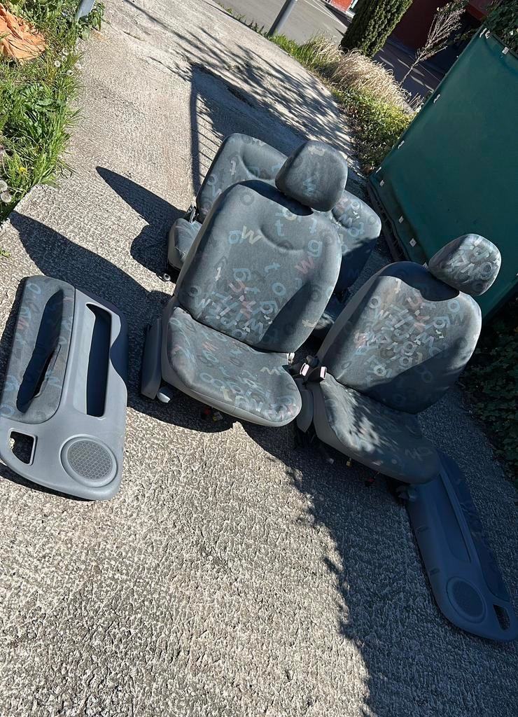 Siege twingo, Enlèvement