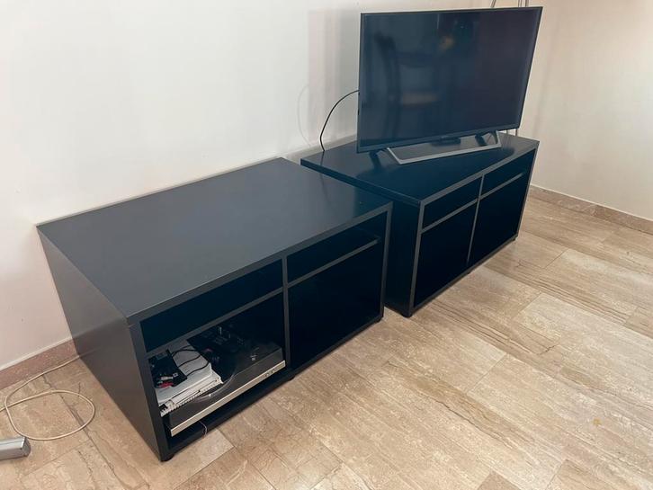 GRATIS AF TE HALEN!!! Twee IKEA kastjes, Maison & Meubles, Armoires | Mobilier de télévision, Utilisé, Moins de 100 cm, 50 à 100 cm
